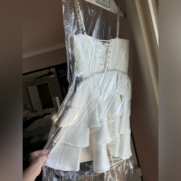 V. Chapman The Luciana Dress in White Baroque Floral - Picture 8 of 12